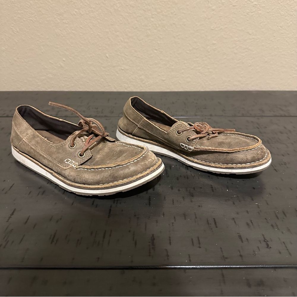 Ariat Women’s Castaway Cruiser Oiled Tie Boat Shoes